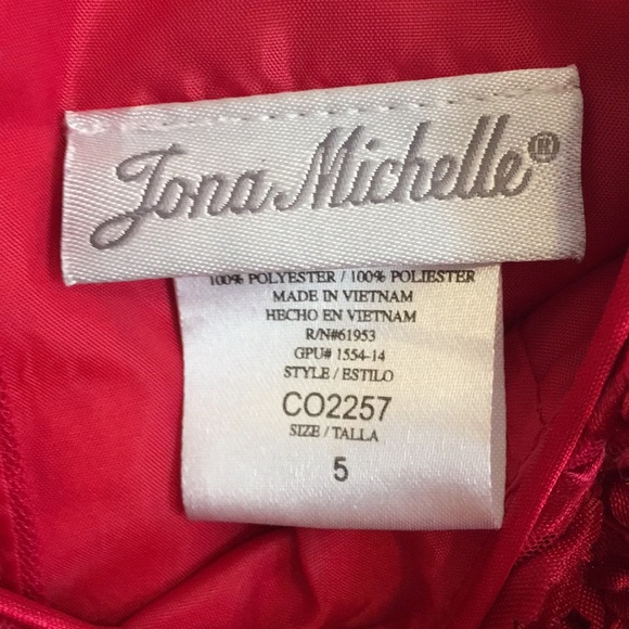 ✨✨Girl's red Beautiful dress size 5t✨✨ - Picture 8 of 8